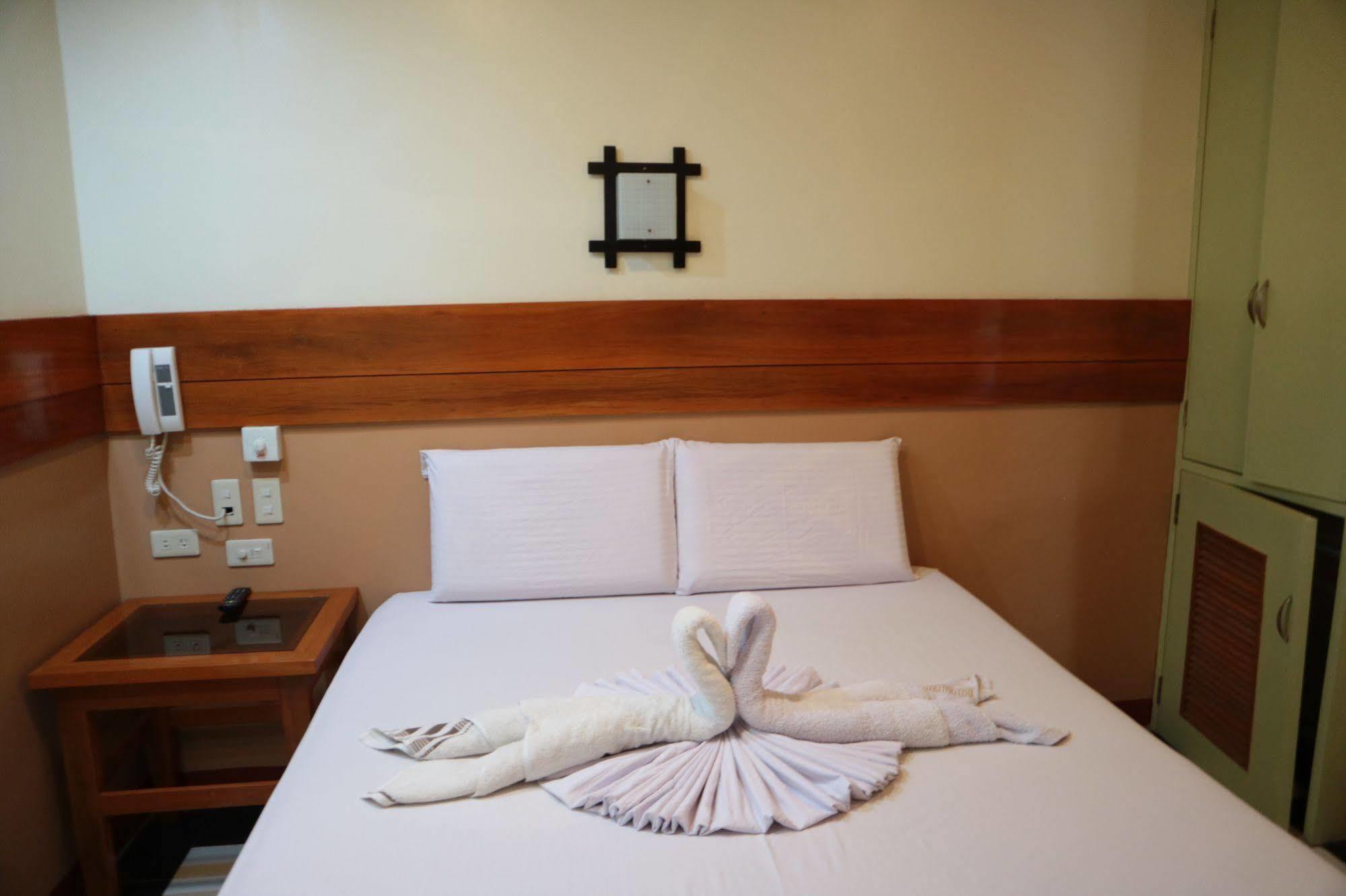 Rainforest Beach Hotel El Nido Eksteriør billede